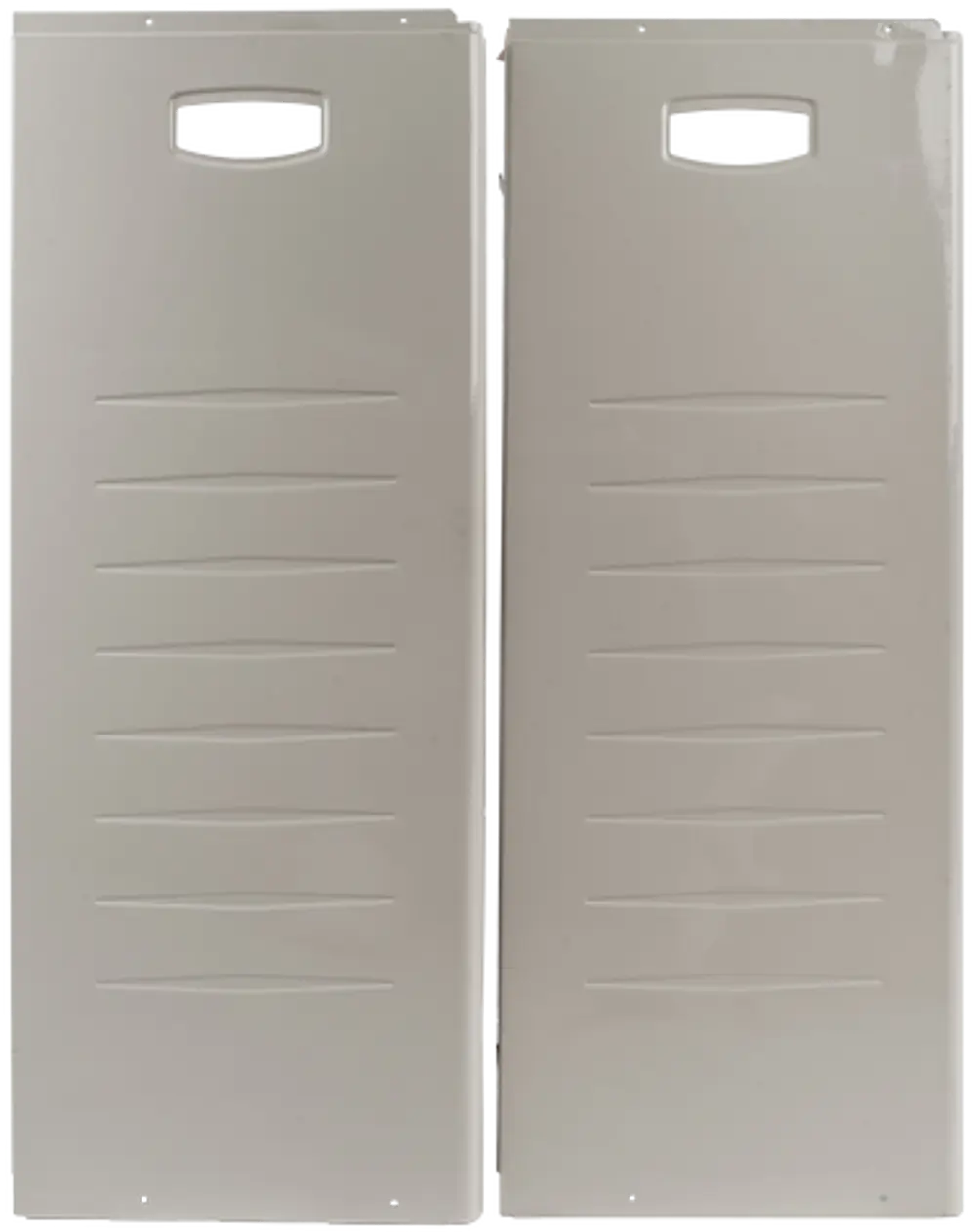 Zwei graue, flache Platten mit Griffen und horizontalen Rillen, die von der Marke Wolf stammen. Sie sind nebeneinander angeordnet und scheinen Teil eines größeren Systems zu sein.